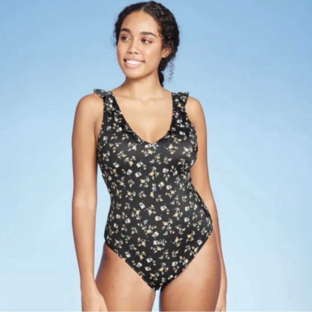 ♥️ FREE with any purchase 🙏🏽 Shade & Shore ⚜️🖤⚜️ One Piece Bathing Suit